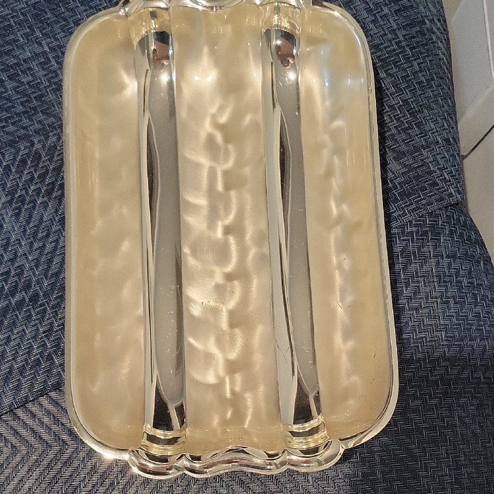 Elegant VINTAGE Non-Tarnish SilverplateTray